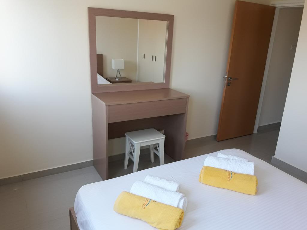 라르나카 32 Hill Court 아파트 외부 사진
